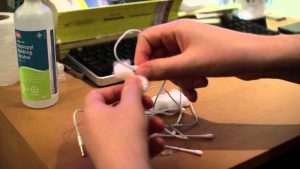 ways to clean earphone