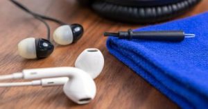 ways to clean earphone 1