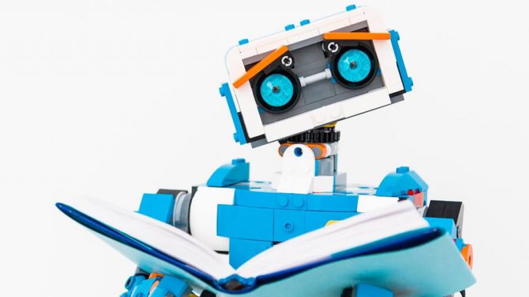 STEM EDUCATION ROBOTS